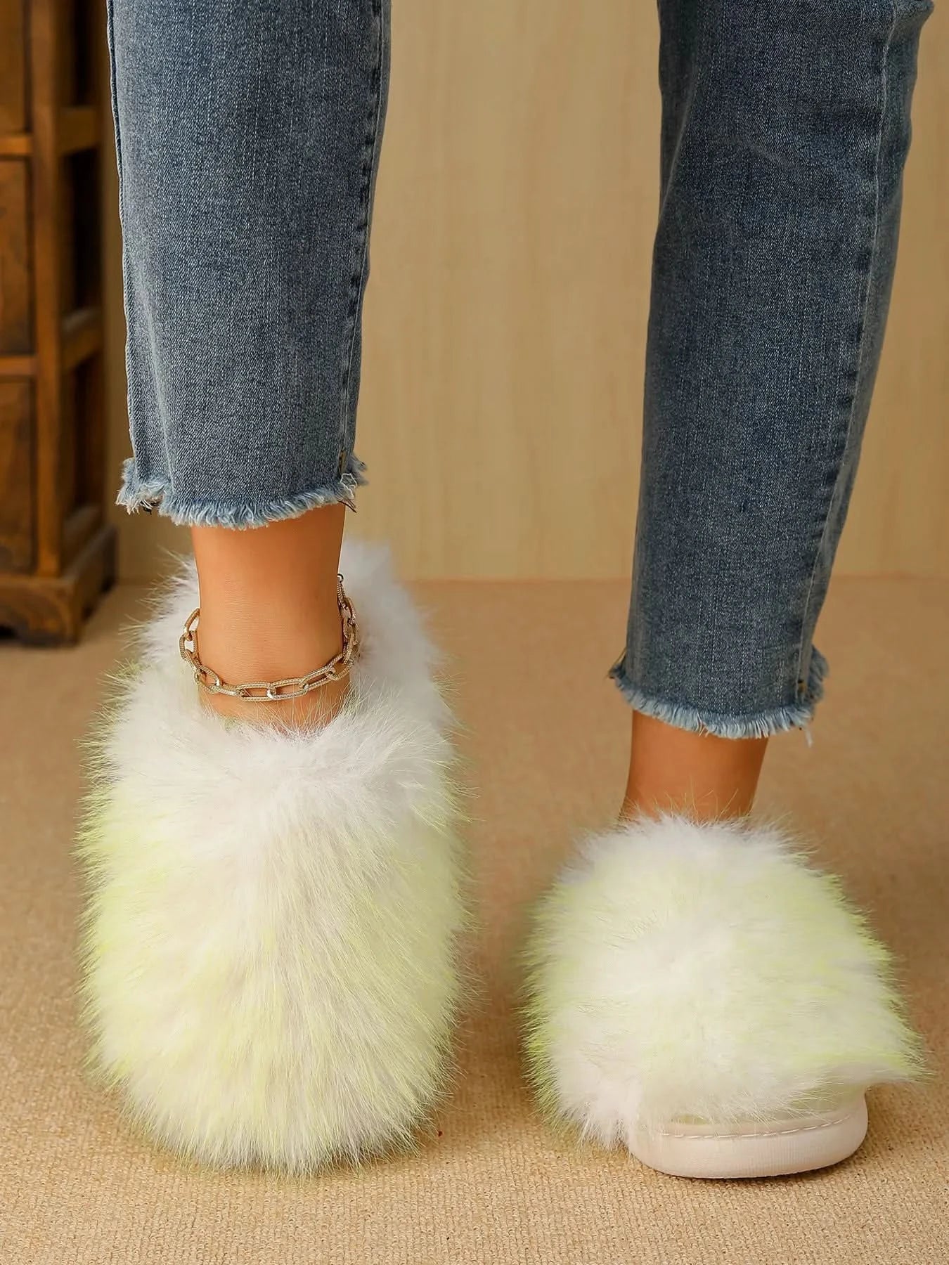 Fuzzy Round Toe Slippers