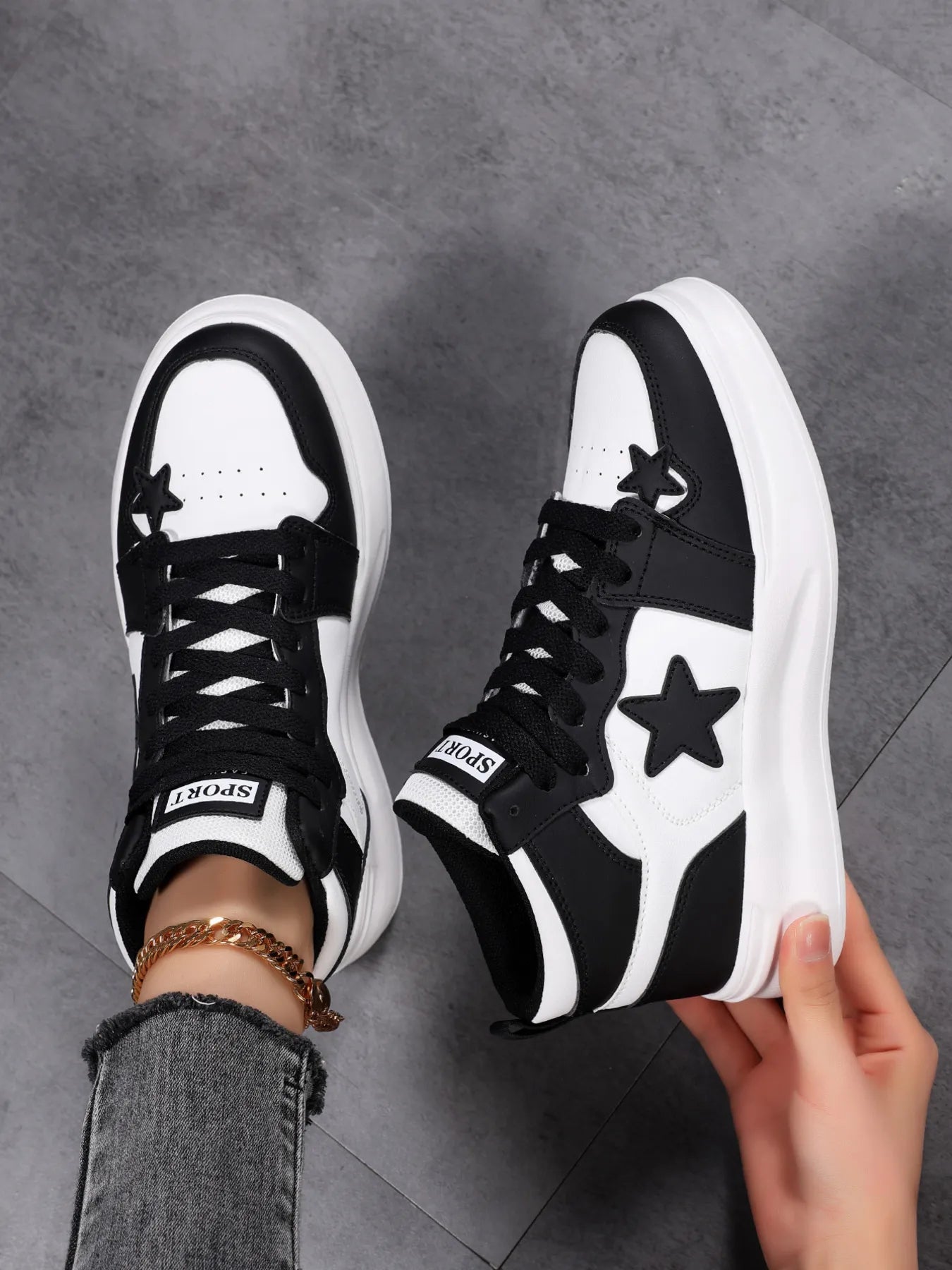 Star Pattern Lace Up Sneakers Black