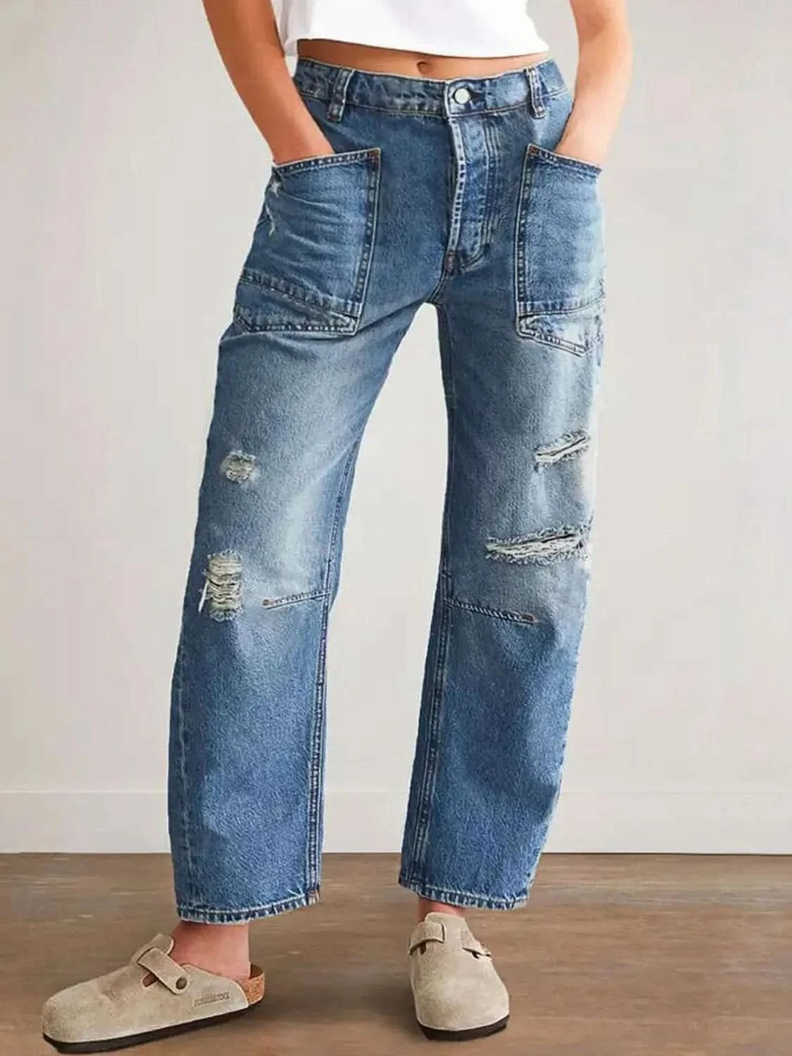 Distressed Jeans with Pockets Light