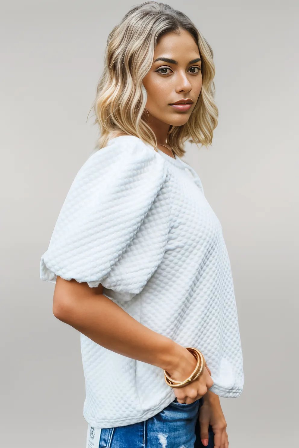 Phalaenopsis Solid Textured O Neck Puff Sleeve Blouse
