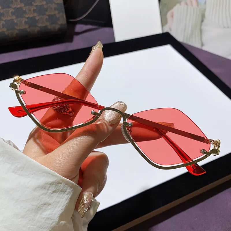 Cat Eye Sunglasses with Gold Metal Frame styleF One Size