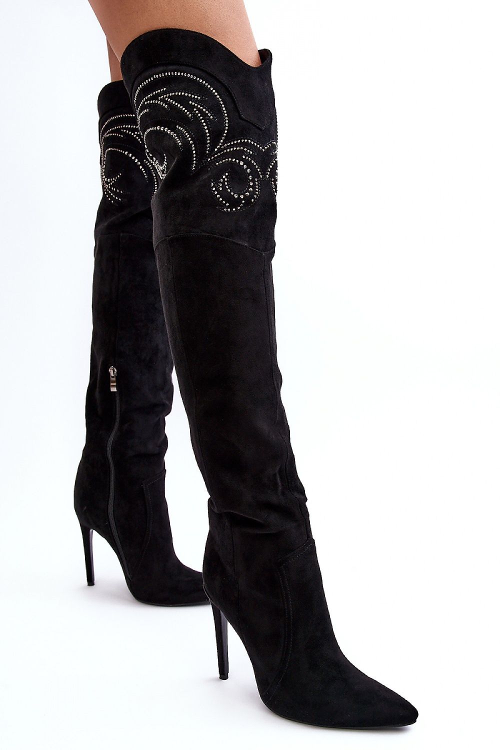 Step in style Women's boots with a high upper behind the knee