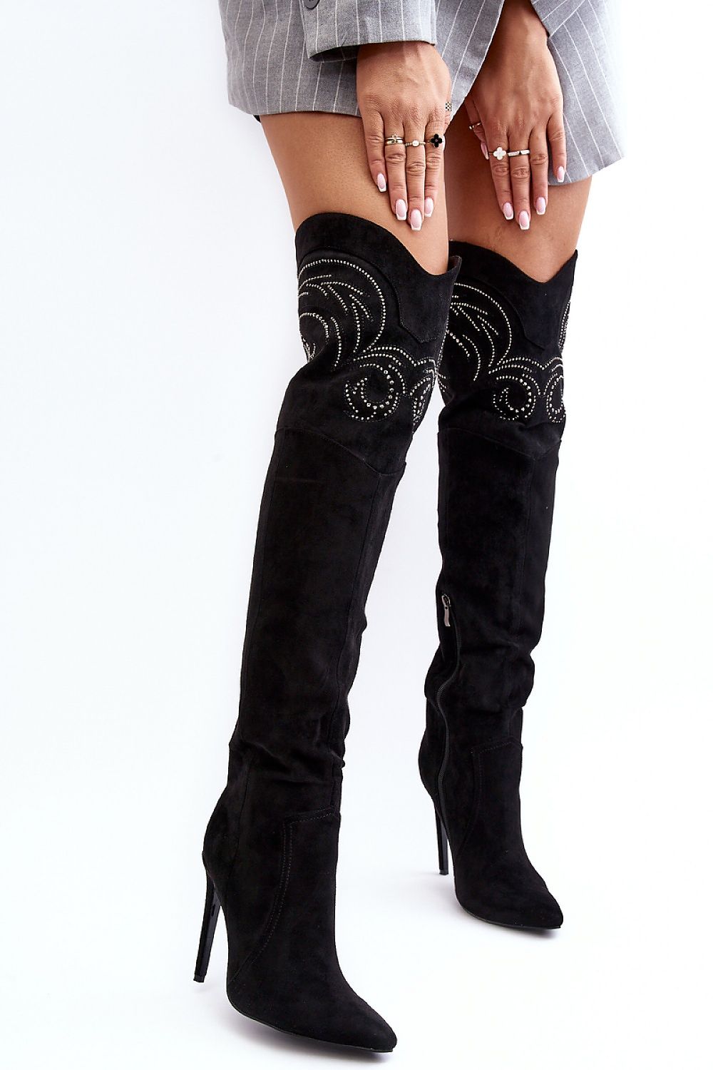 Step in style Women's boots with a high upper behind the knee