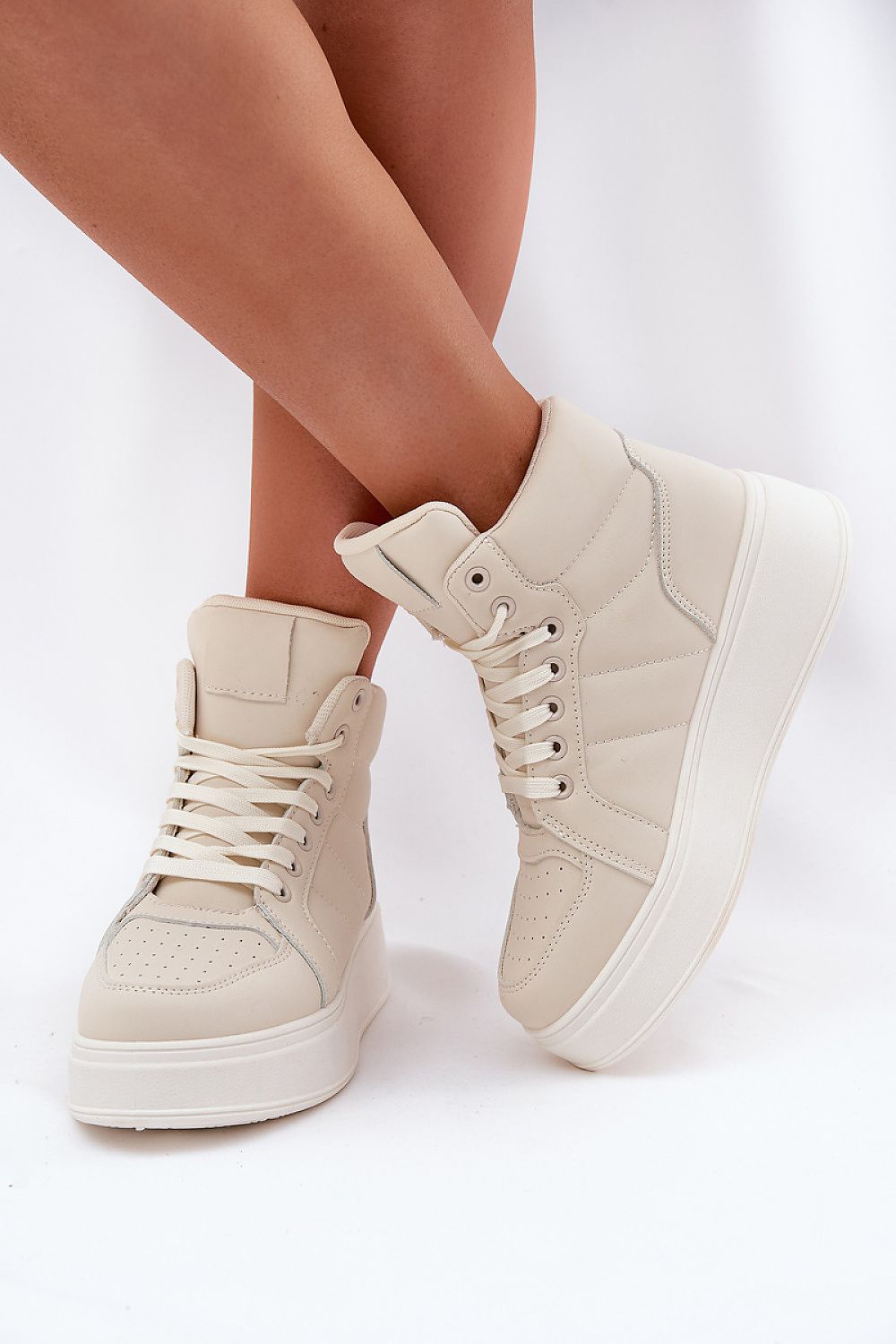 Step in style High-top women's sneakers