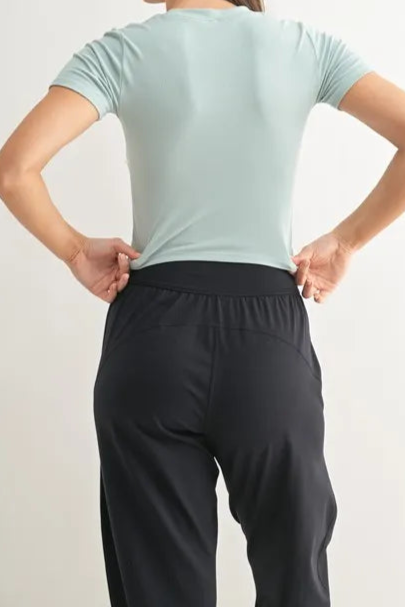 MONO B Essential Micro-ribbed Cropped Athleisure Tee