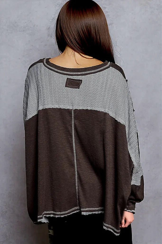 POL High-Low Hem Contrast Stitching V-Neck Top