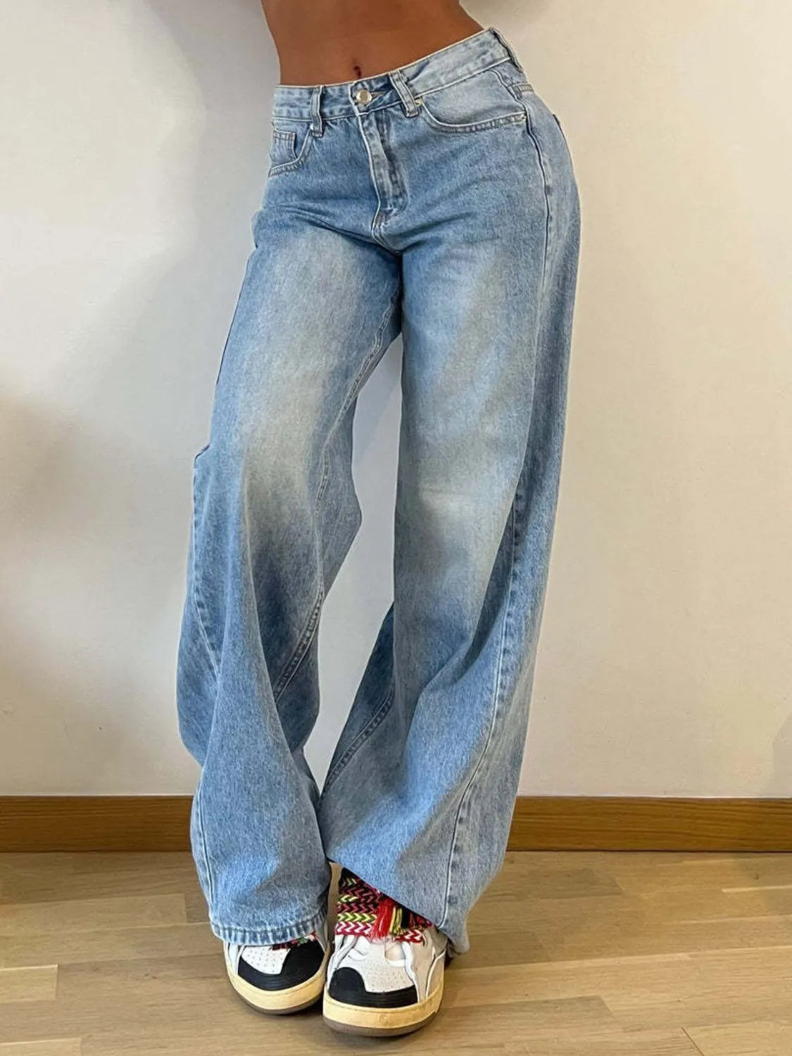 Wide Leg Jeans with Pockets Light