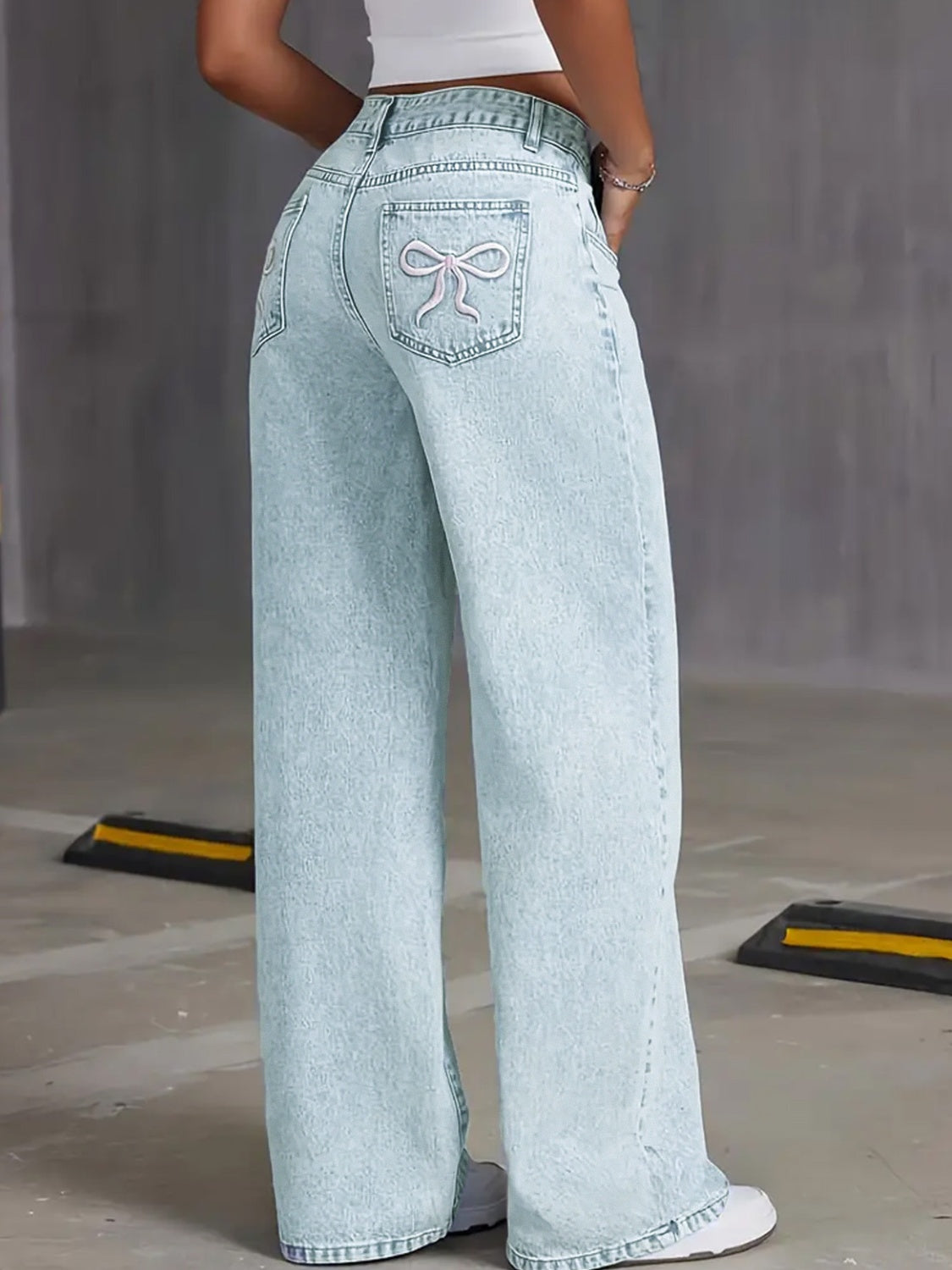 Bow Back Wide Leg Jeans with Pockets Light