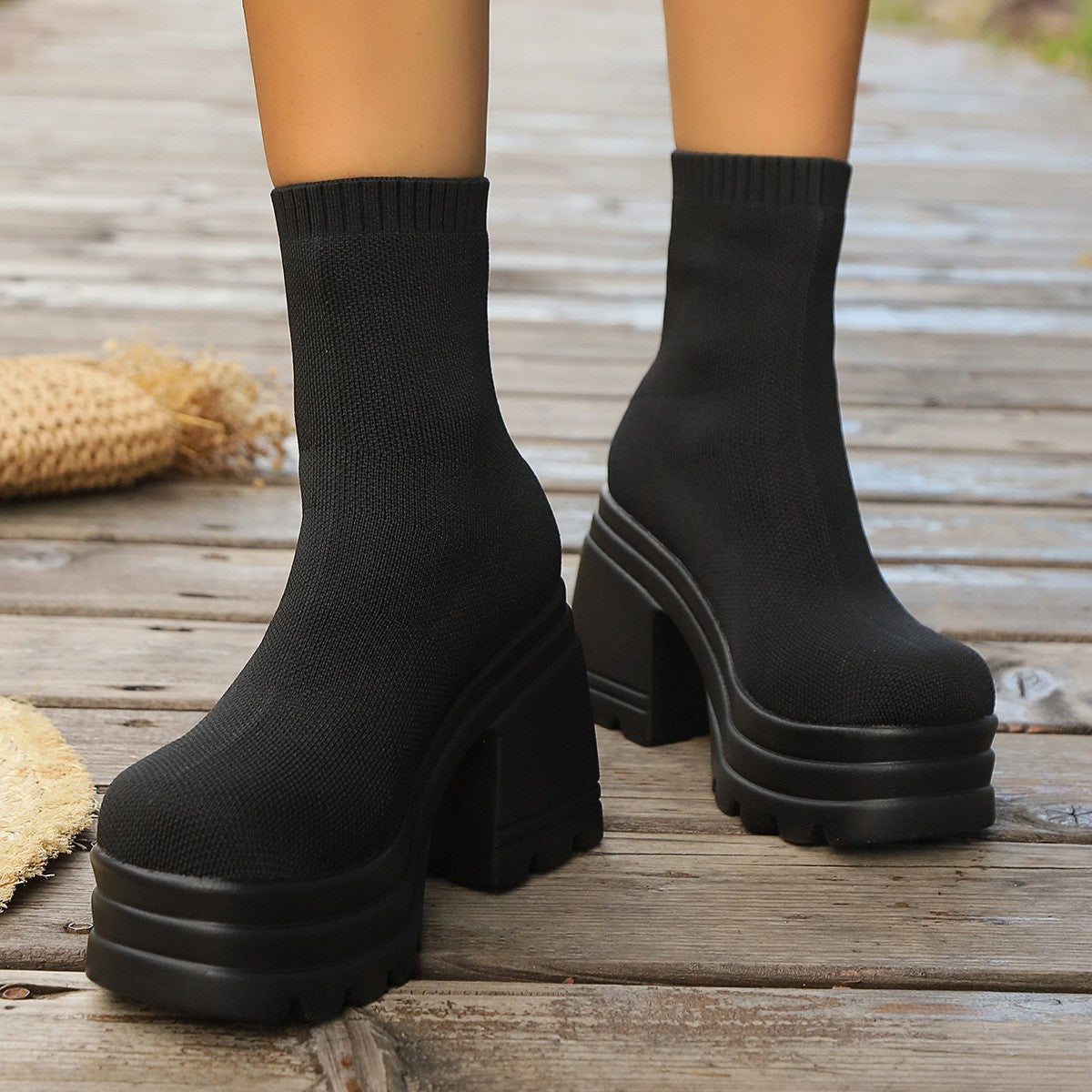 Round Toe Block Heel Boots Black