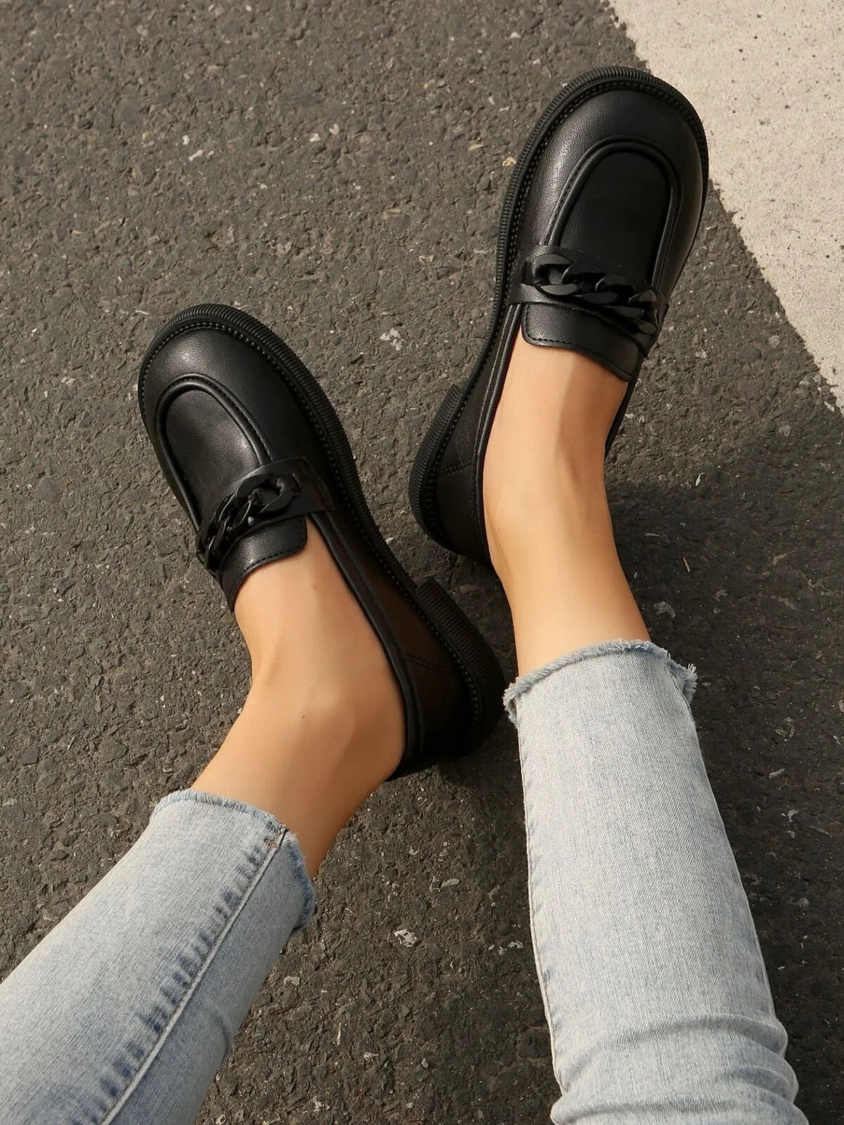 Round Toe Flats Loafers Black