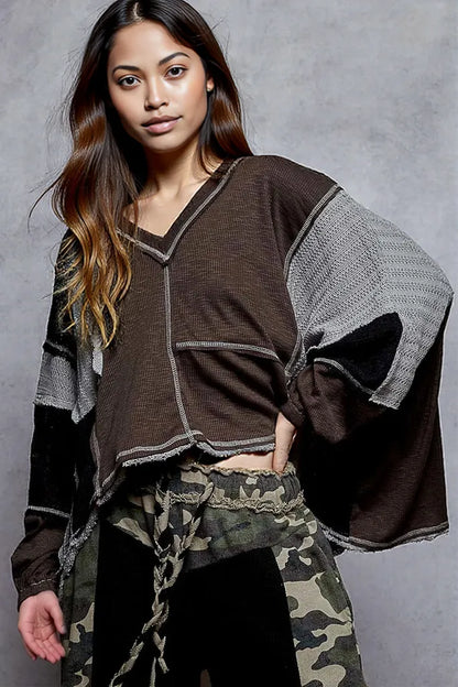 POL High-Low Hem Contrast Stitching V-Neck Top Dark Gray