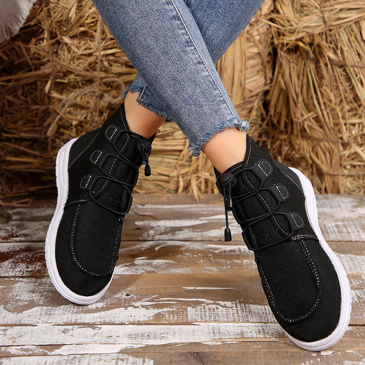 Lace-Up Round Toe Flat Sneakers