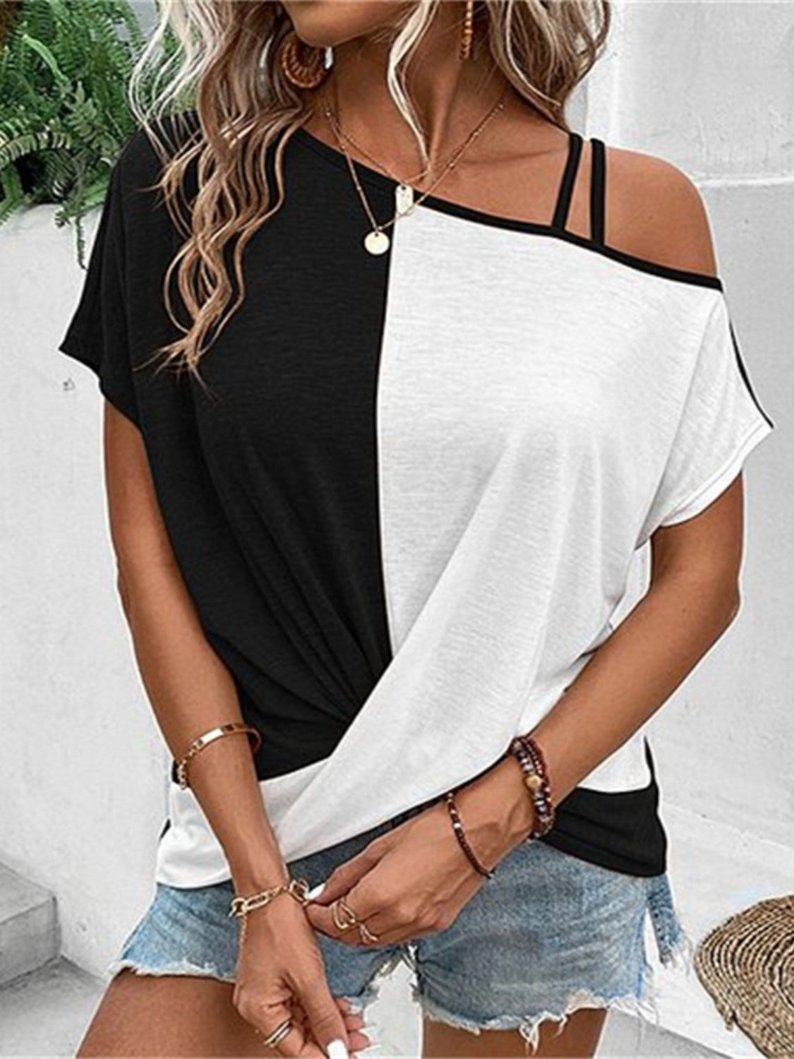 Contrast Asymmetrical Neck Short Sleeve Black