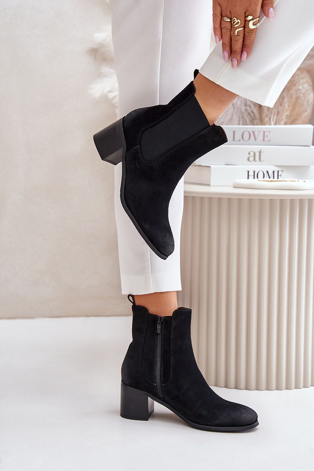 Step in style Rounded Heel boots black