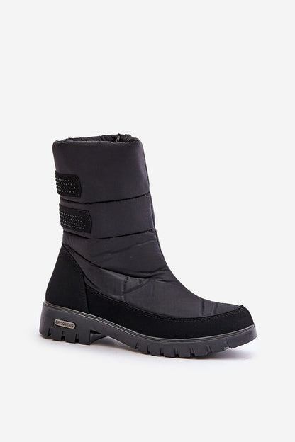 Step in style: Flat heel Snow boots