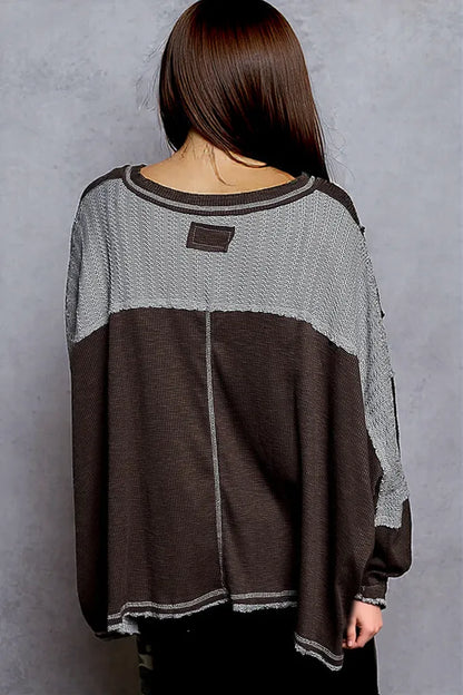 POL High-Low Hem Contrast Stitching V-Neck Top